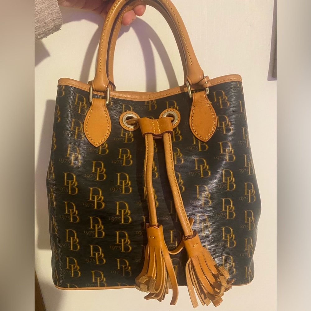 Rare!! Vintage 1975 Print Dooney & Bourke Brown Monogram Duck Charm Handbag